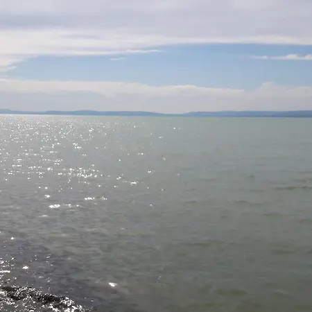 Neptun Apartman Διαμέρισμα Balatonföldvár